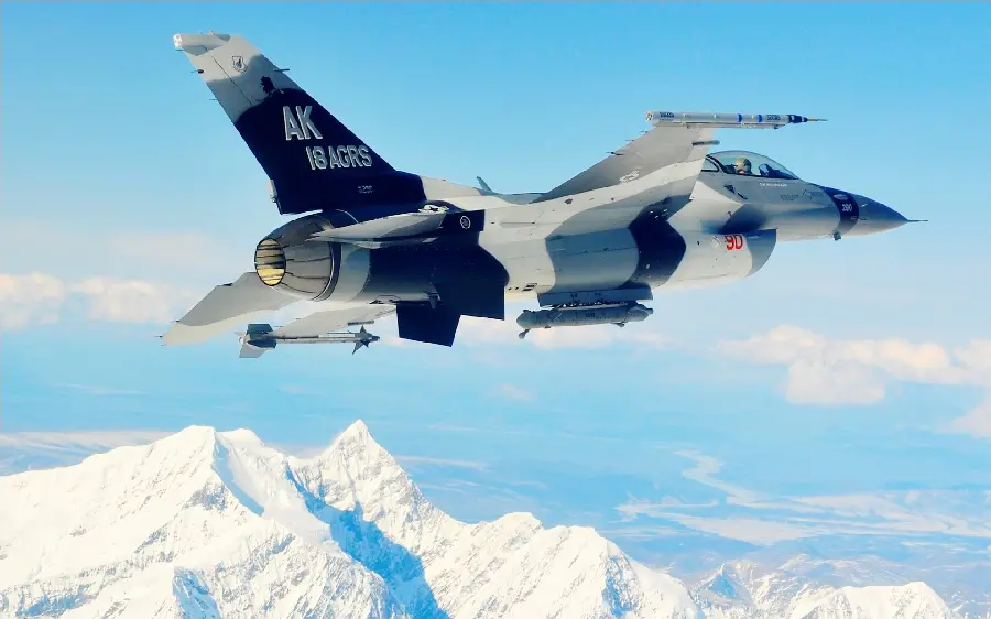 Fighter jet wallpaper for your computer