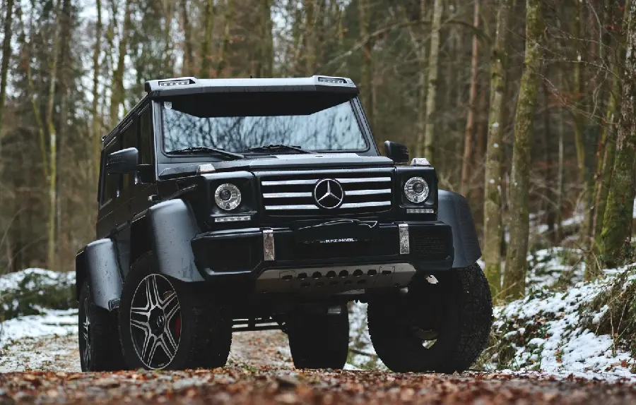 Full HD Mercedes-Benz G500 Wallpaper