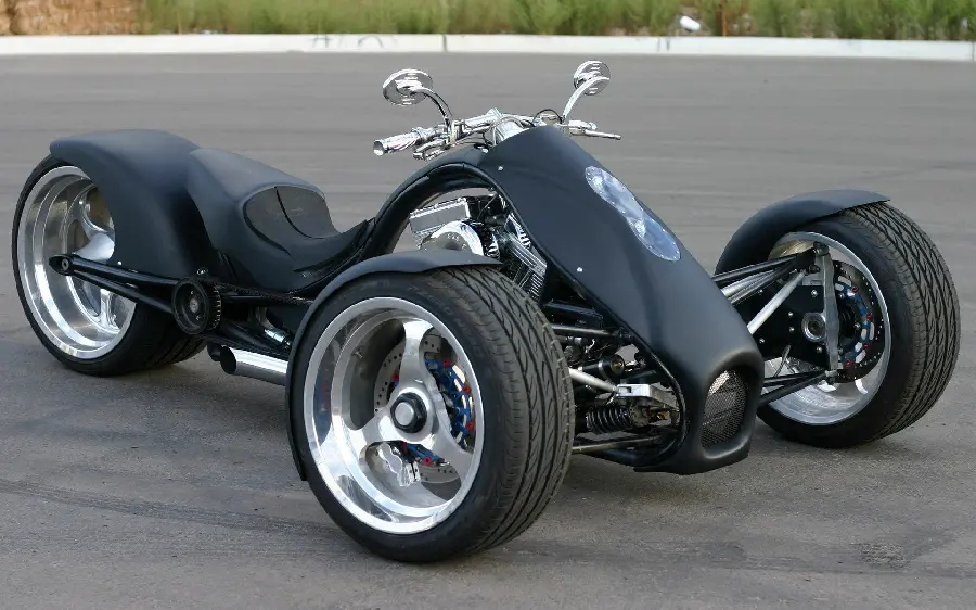 New HD Three-Wheeled Motorcycle Design Photo