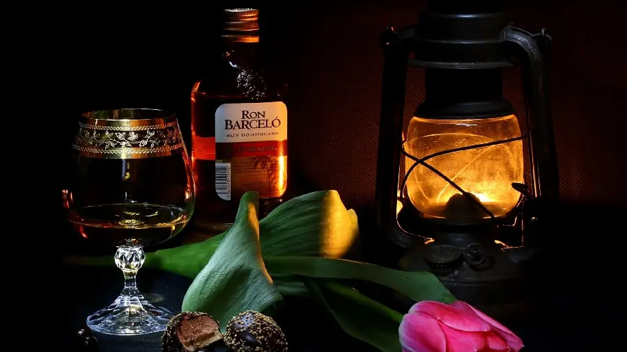Download emotional background of lantern flower drink
