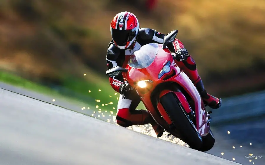 Spectacular HD Racing Motorcycle Photo