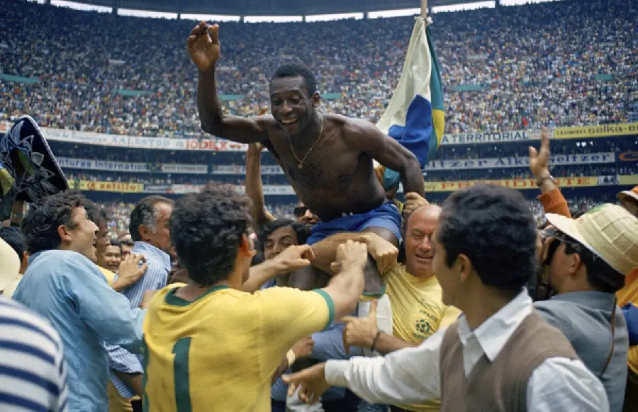 Photo of Brazilian player and footballer Pele in the World Cup championship