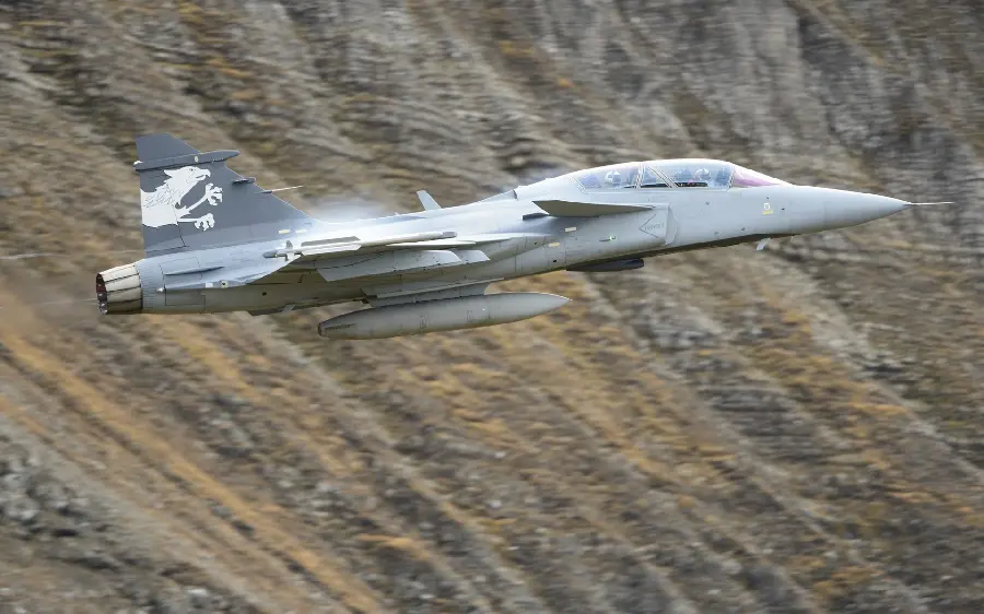 Photo and wallpaper of the latest American fighter for computer desktop