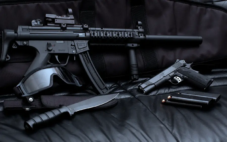 Download high-quality photos of black weapons in JPEG format