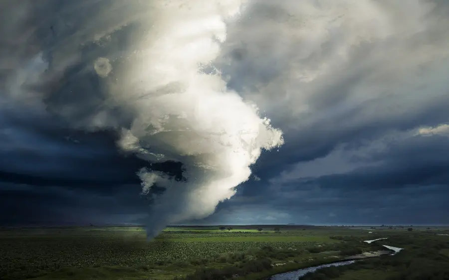 The world's largest white tornado photo in high quality HD