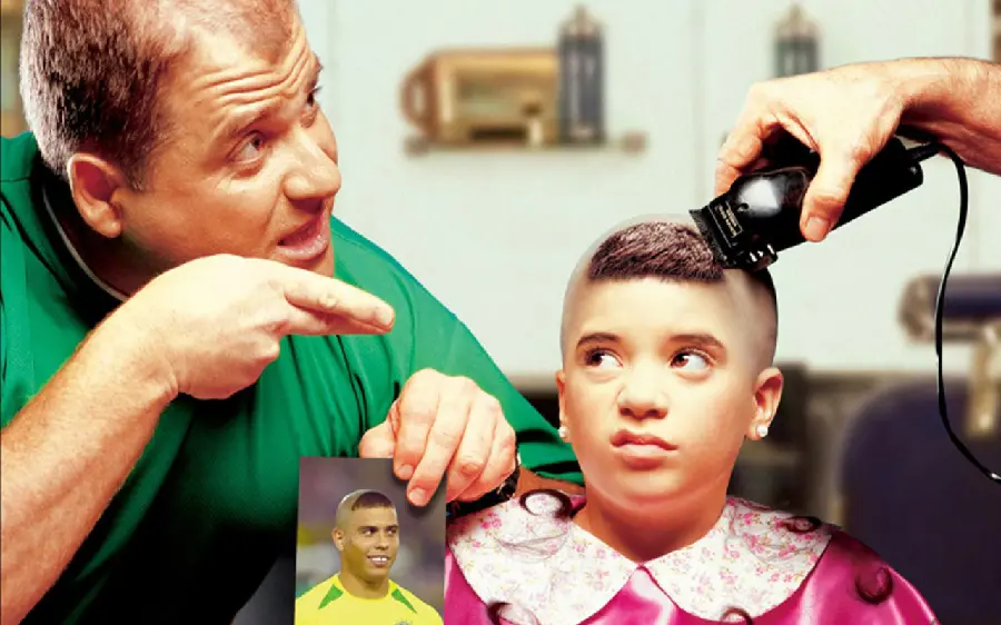 Funny photo of a famous foreign footballer's bangs