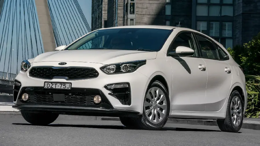Luxury Kia Cerato Wallpaper