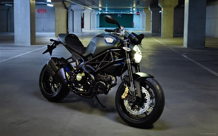Download Black Heavy Motorcycle Wallpaper
