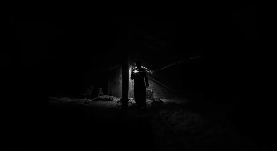 Wallpaper of black and white suitable for Profile 