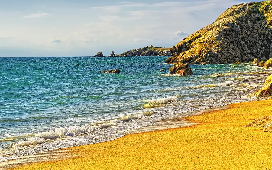 Magnificent Seaside Frame with a Cheerful Yellow and Blue Color Theme