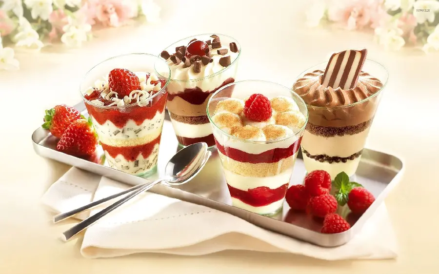 HD photos of beautiful and diverse glass desserts for a gathering