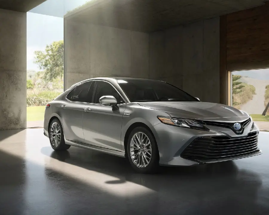 2023 Toyota Camry Luxury Photo