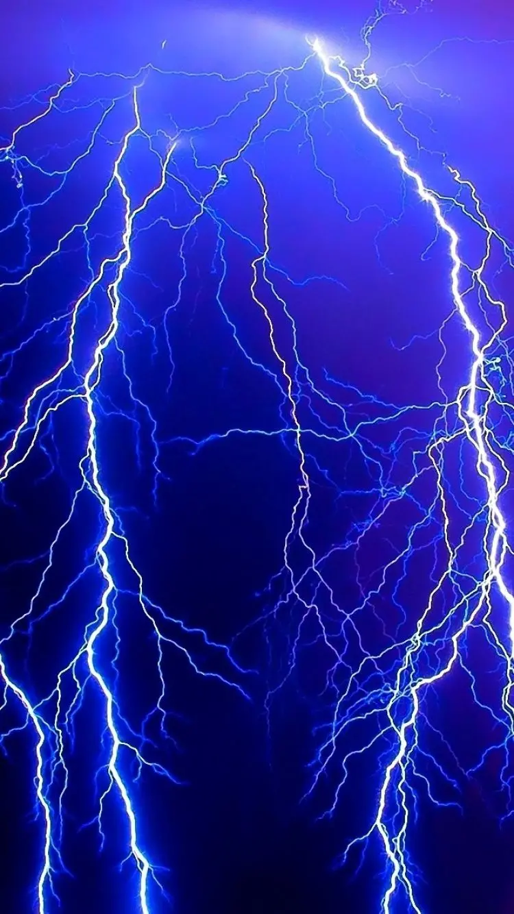 Awesome wallpaper of carbon lightning in the sky