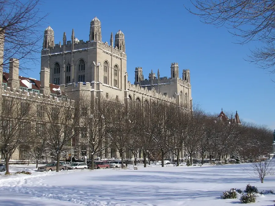Amazing photo of Oxford University in the snow 2023