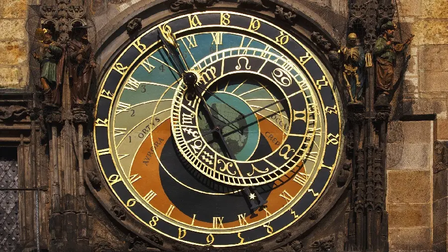 Popular Full HD wallpaper with a luxurious spiral watch pattern for Samsung 