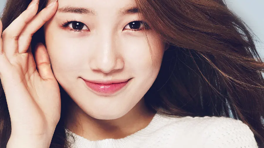 Beautiful and cheerful Korean girl image HD for cosmetics advertising
