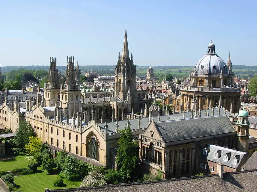 Scenic image of Oxford University for system background