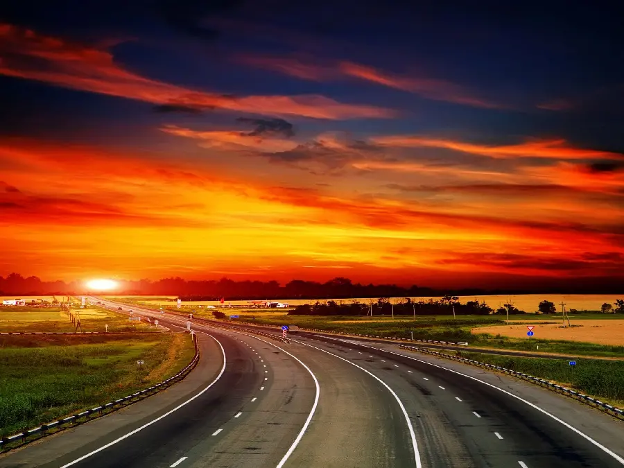 Wallpaper of a spectacular road and sunset