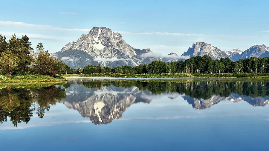 Full HD Nature Picture of Mountains, Forests and Lakes for Banner Printing
