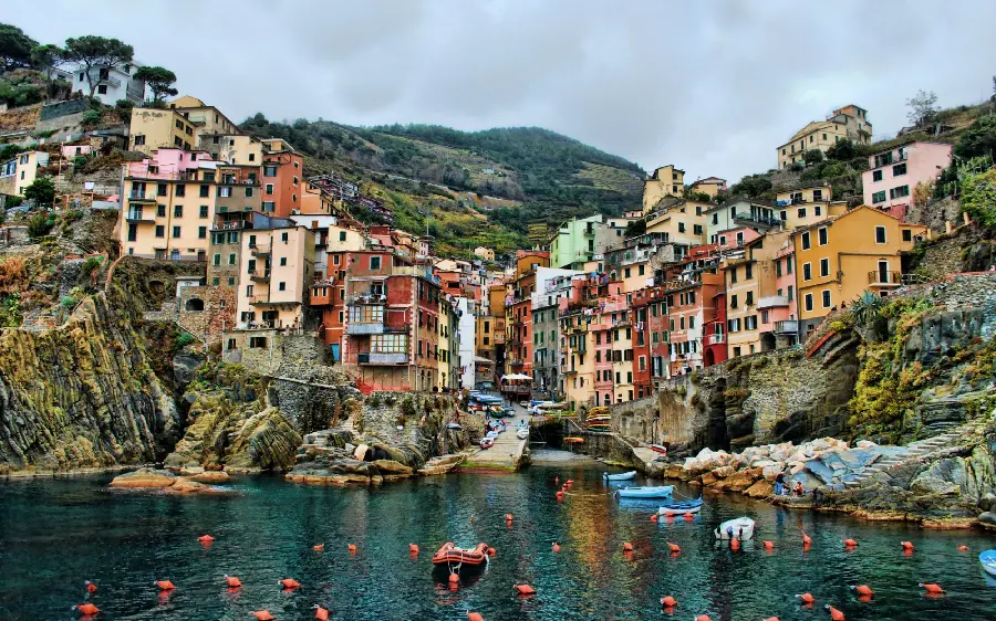 Interesting image of dream buildings in Italy 