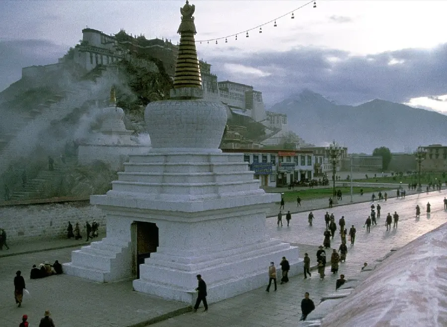 The most visited picture of the Great White Temple in Tibet, China