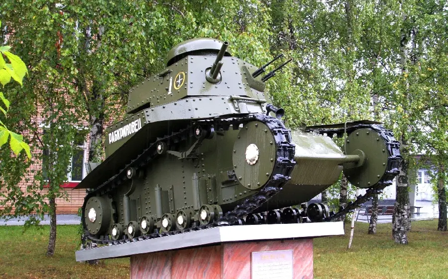 Free Download of a Cool Green Tank Profile Picture in JPG Format