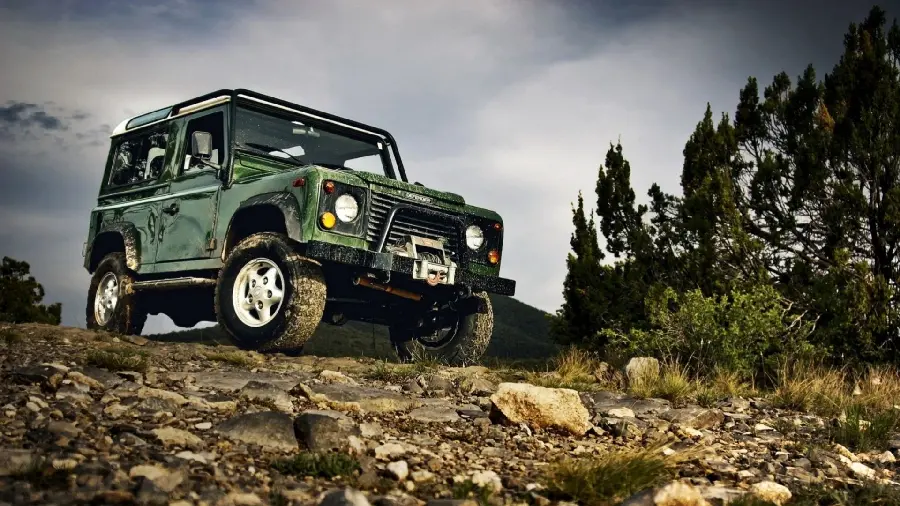 Cool and Beautiful Offroad Land Rover Photo