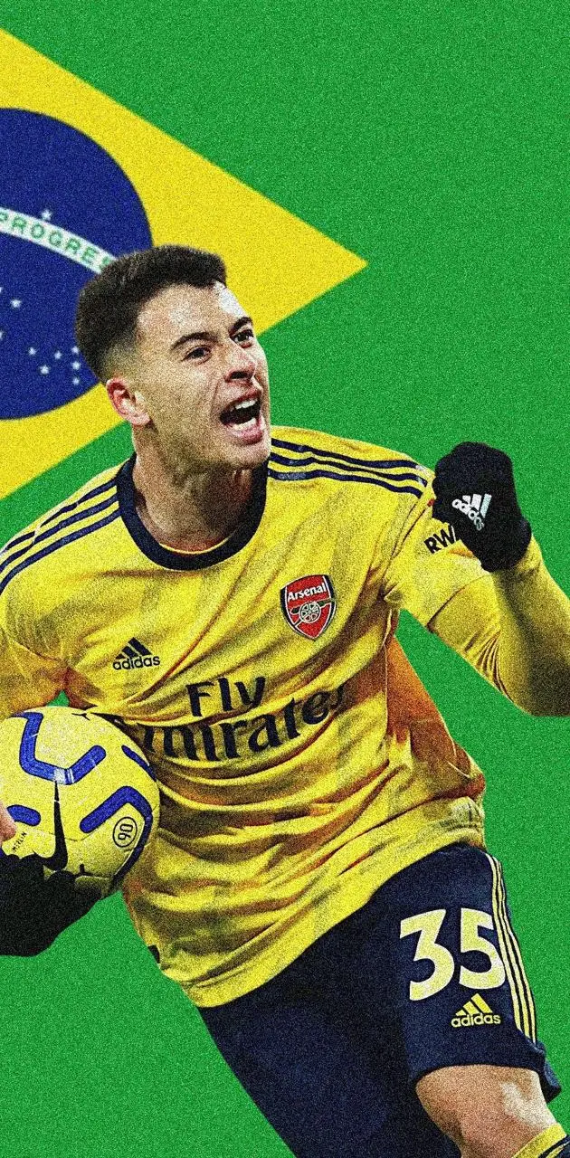 Picture of Gabriel Martinelli in Arsenal's yellow jersey