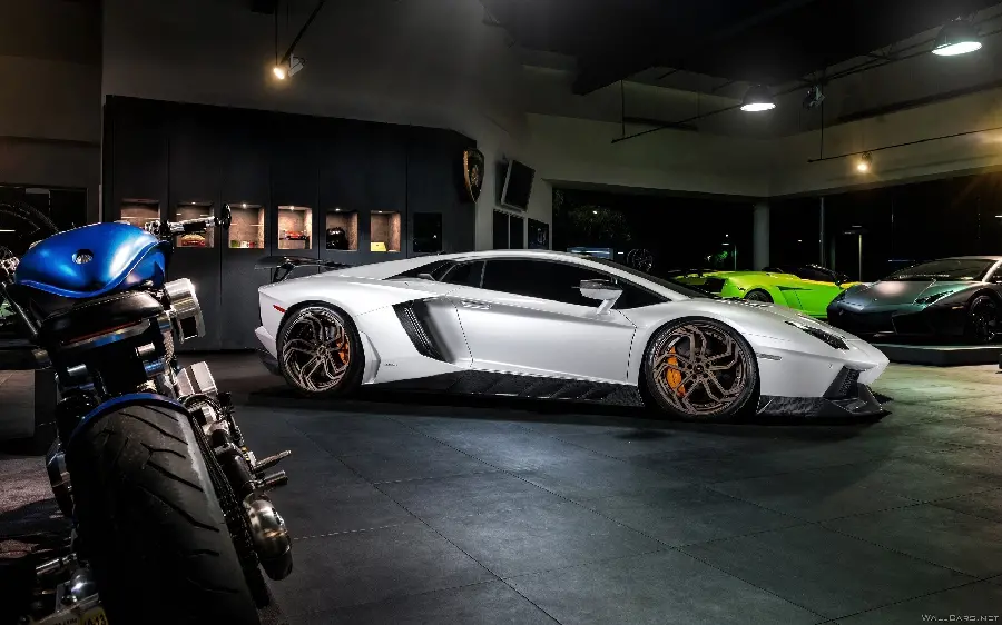 Beautiful photo of a Lamborghini car and a heavy engine
