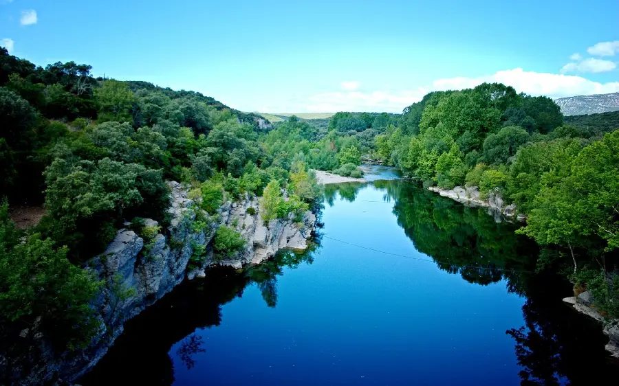 River Wallpaper for Computer with 4K Quality 