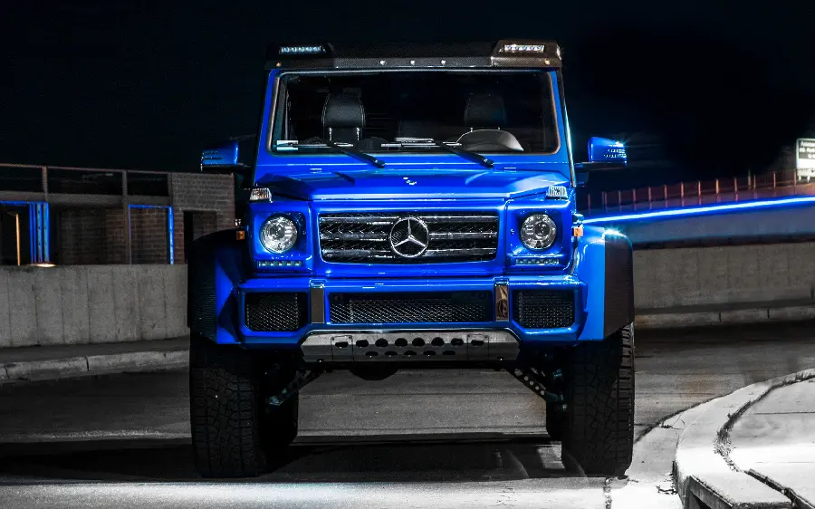 Young-looking Mercedes-Benz G CLASS