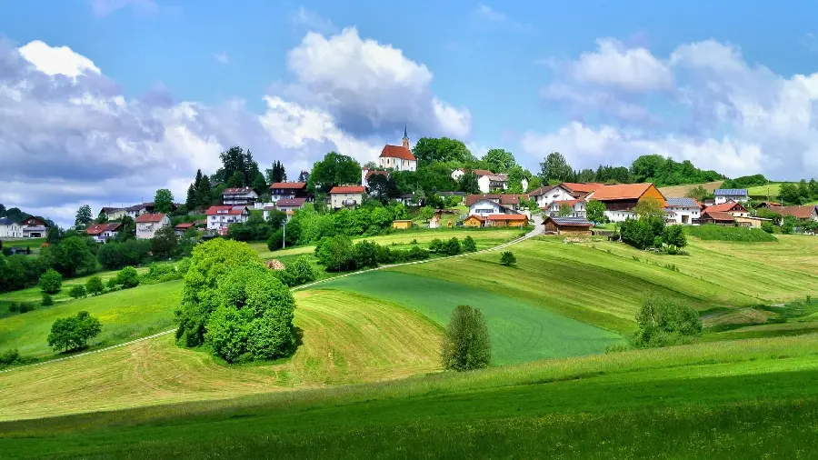 Attractive wallpaper of beautiful houses in the heart of nature with very good quality 