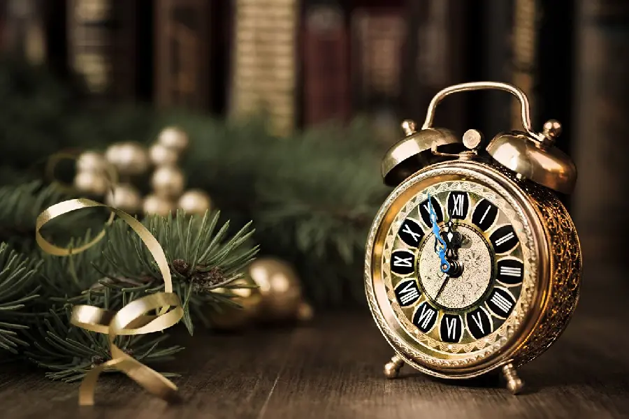 Beautiful Picture of a Beautiful Gold Clock 2023