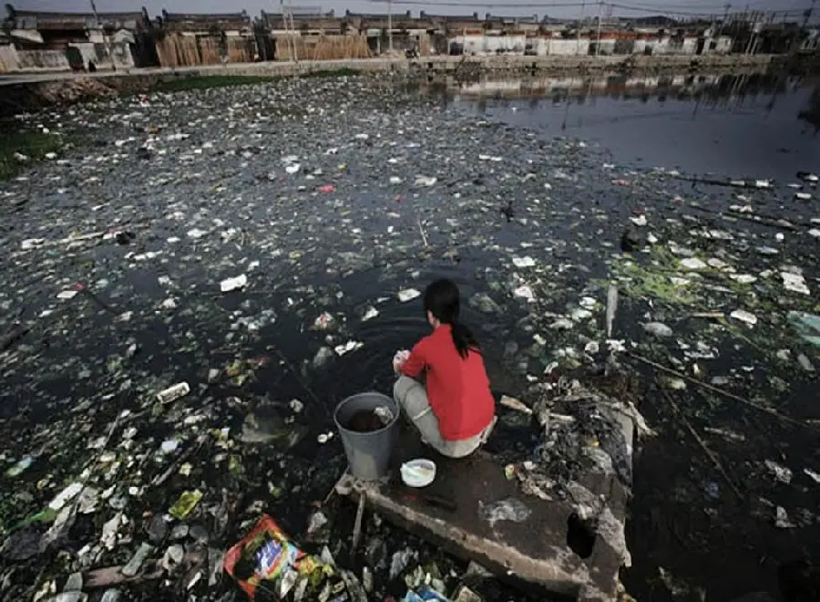 The strangest river pollution situation in Full HD quality 