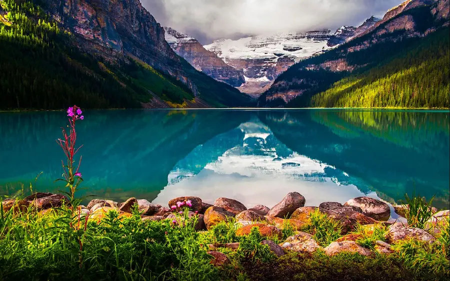 Spring background of Vancouver Canada's lake