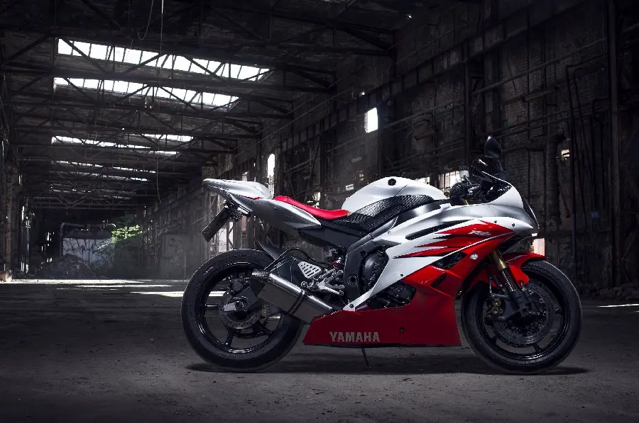 YAMAHA GTR sports motorcycle image