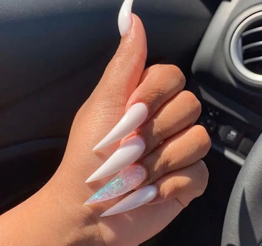 The most luxurious white pearl nail art for nail artists' ideas