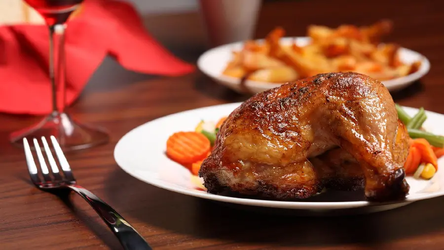 Delicious and delicious chicken food on the table of a luxury restaurant