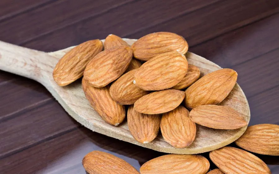 Most viewed picture of Iranian mountain almonds in HD quality