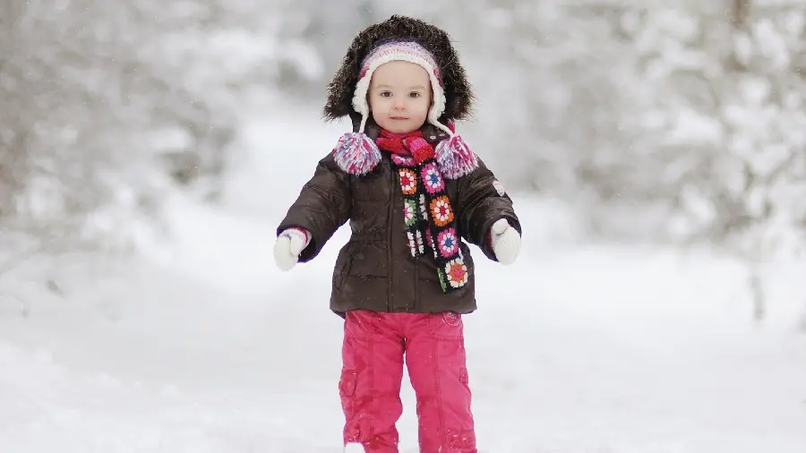 Photo of a beautiful foreign little girl beauty girl kids