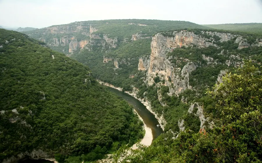 Download the most amazing river background in the world