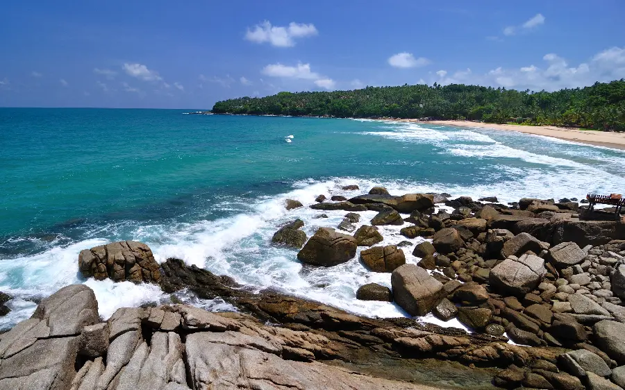 Beautiful photo of water and clear sky with high quality HD