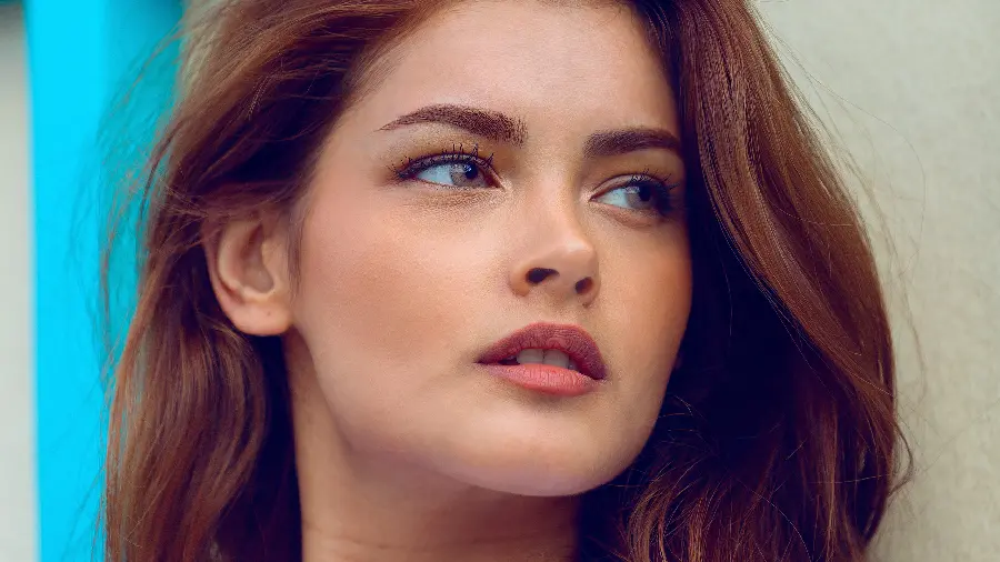 Picture of the most attractive girl in the world with a completely natural face in an HD view