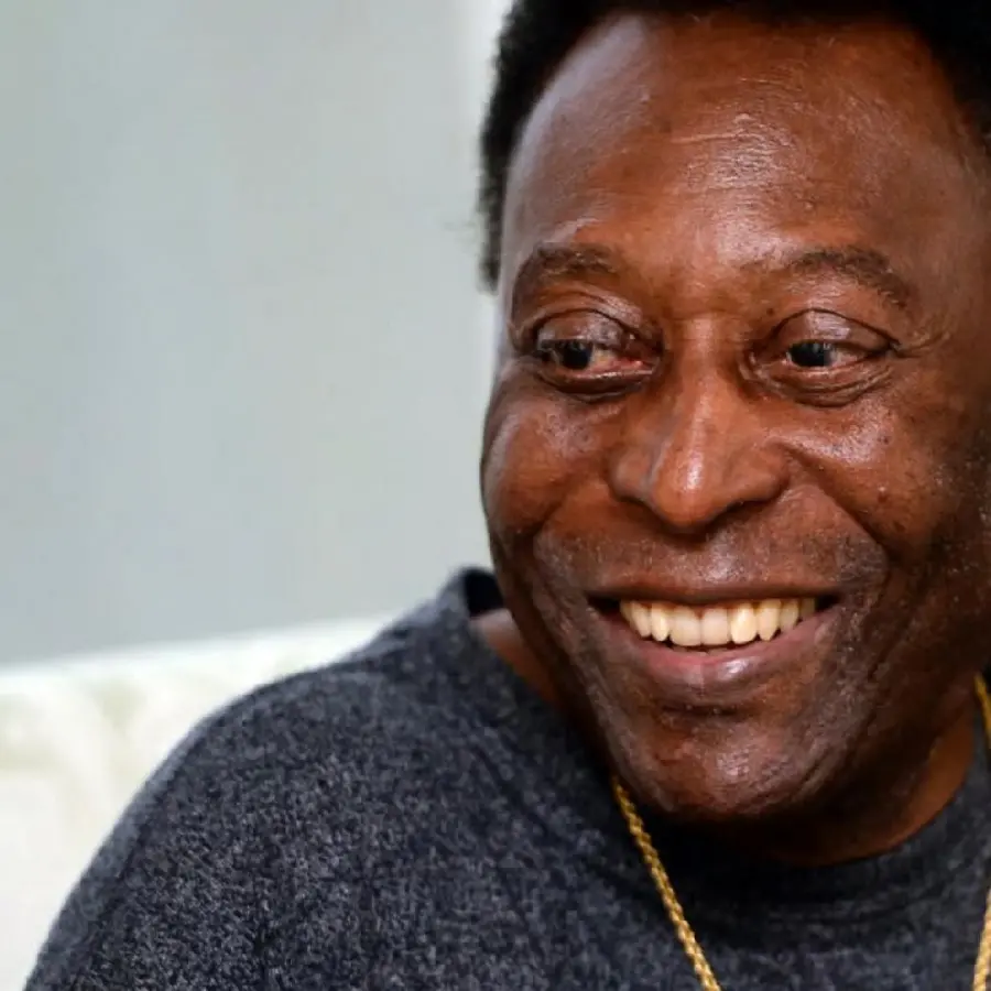 High quality photo of Pele in bed