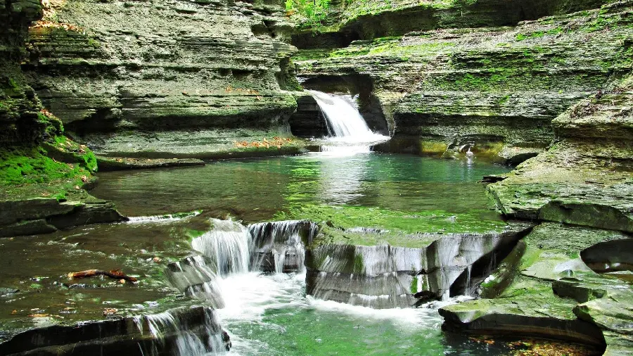 The most spectacular waterfall wallpaper you've ever seen