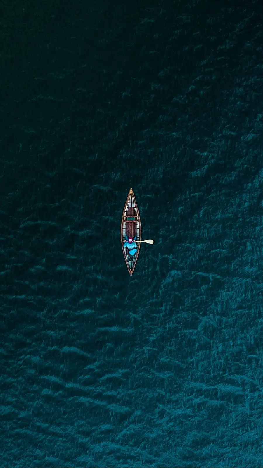 The most beautiful boy's mobile background photo with a beautiful boat design on the sea