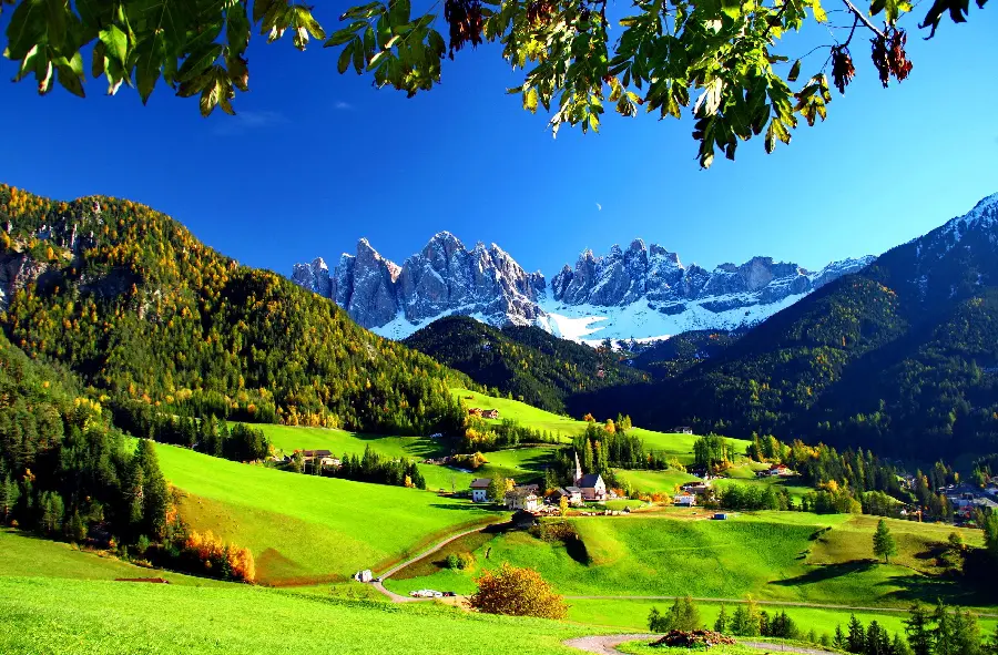 Amazing background of the nature of tourism in Italy 