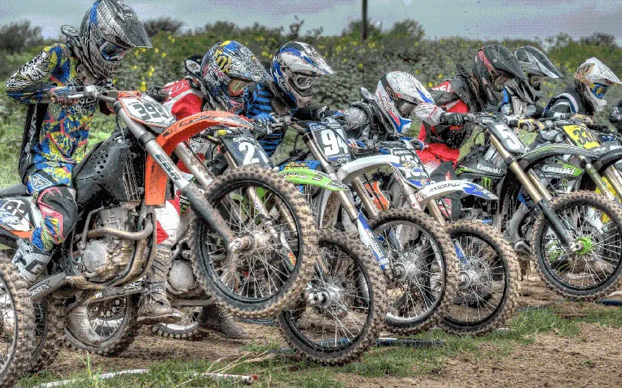 Photos of the cool Soran Trail motorcycle races