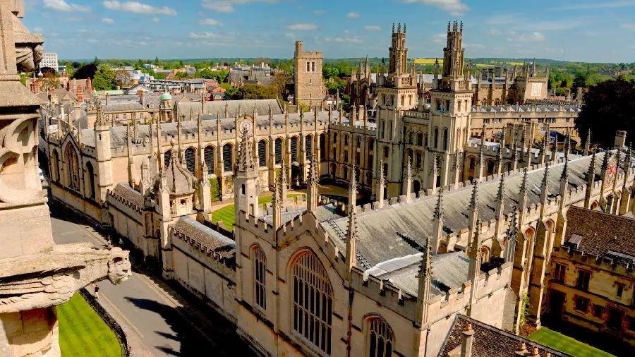 4K Exclusive Photo of the Impressive Architecture of the University of Oxford