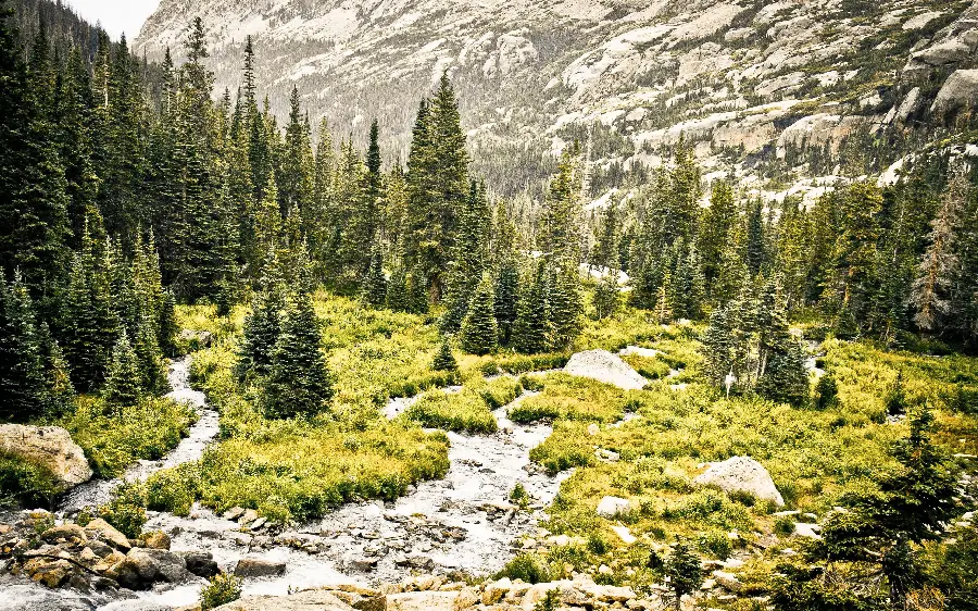 A spectacular photo and a beautiful image of a natural and pristine mountain landscape